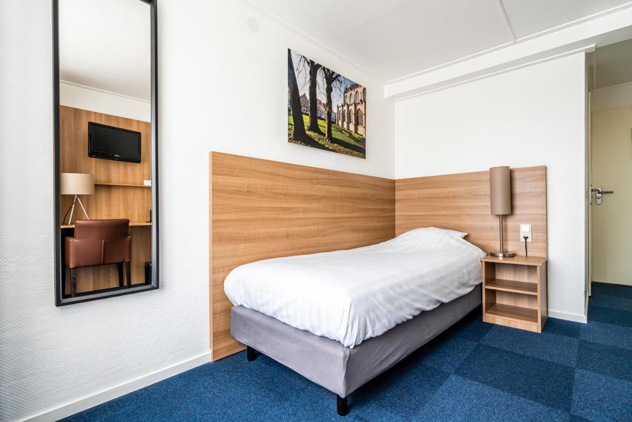 Hotel Hulst Bagian luar foto