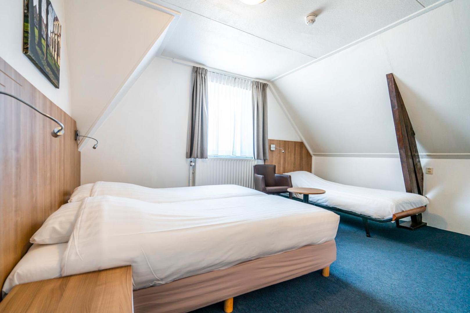 Hotel Hulst Bagian luar foto