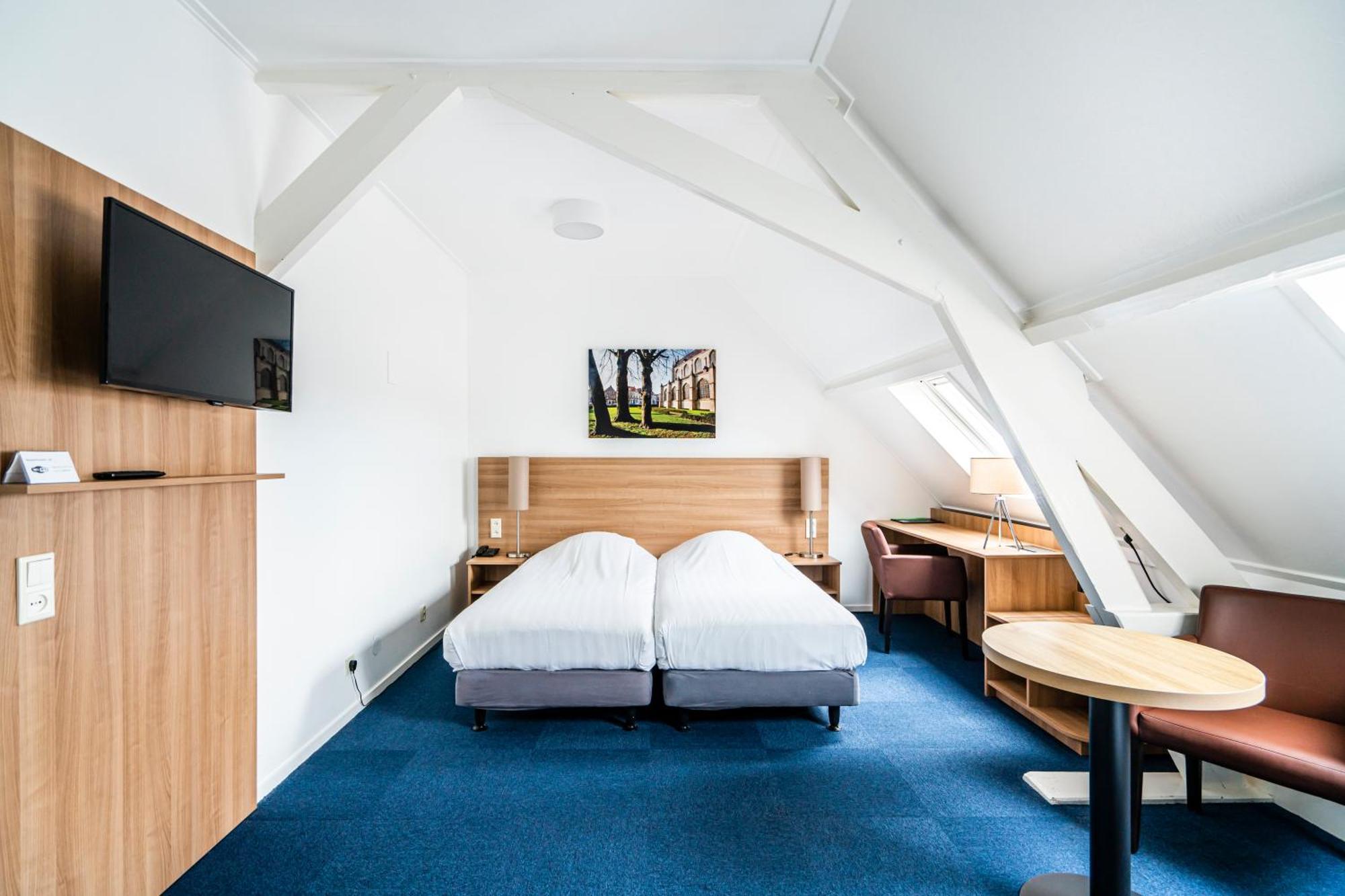 Hotel Hulst Bagian luar foto