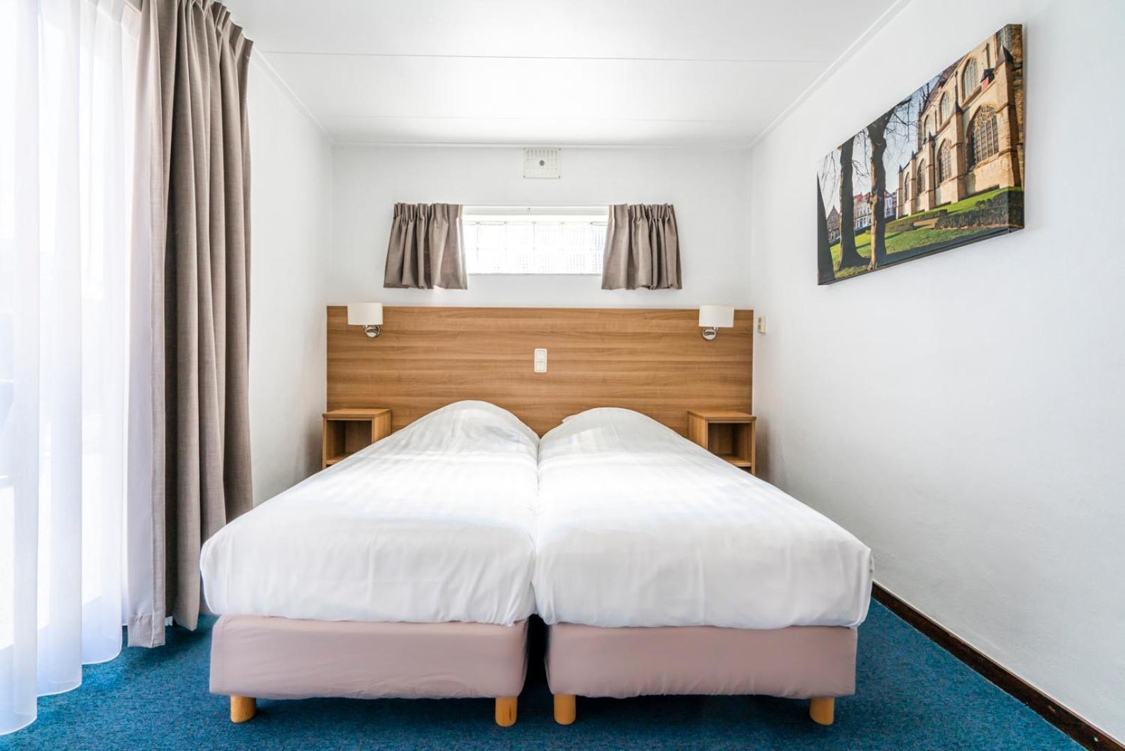 Hotel Hulst Bagian luar foto
