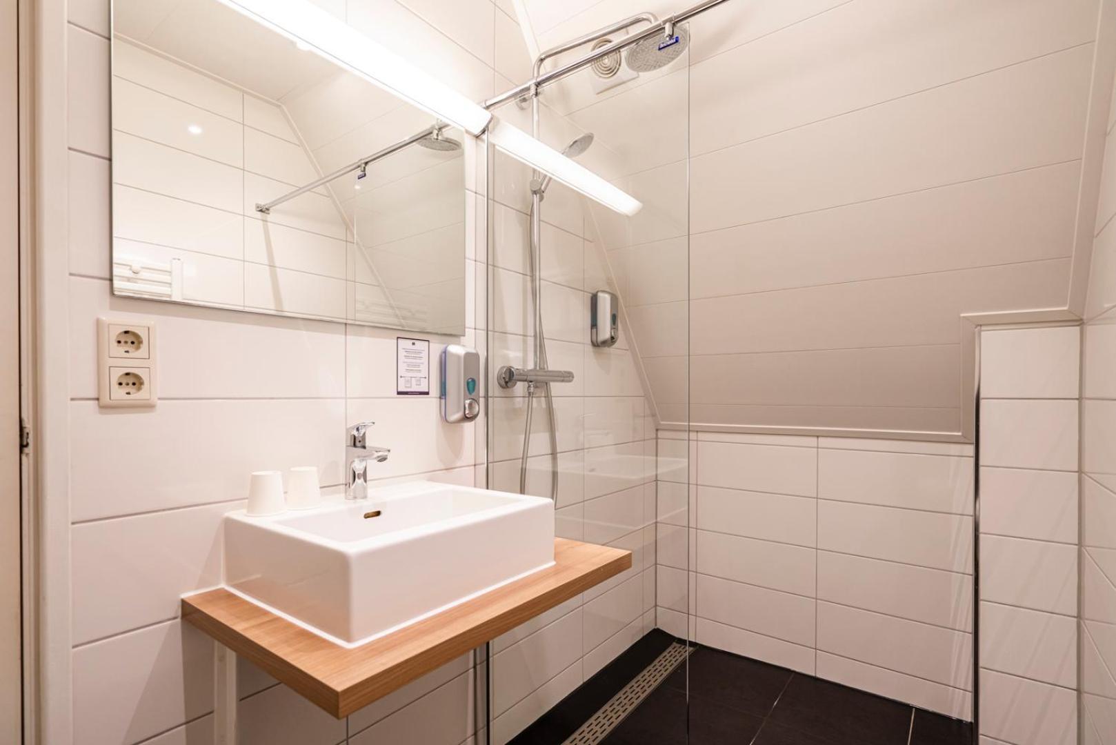 Hotel Hulst Bagian luar foto