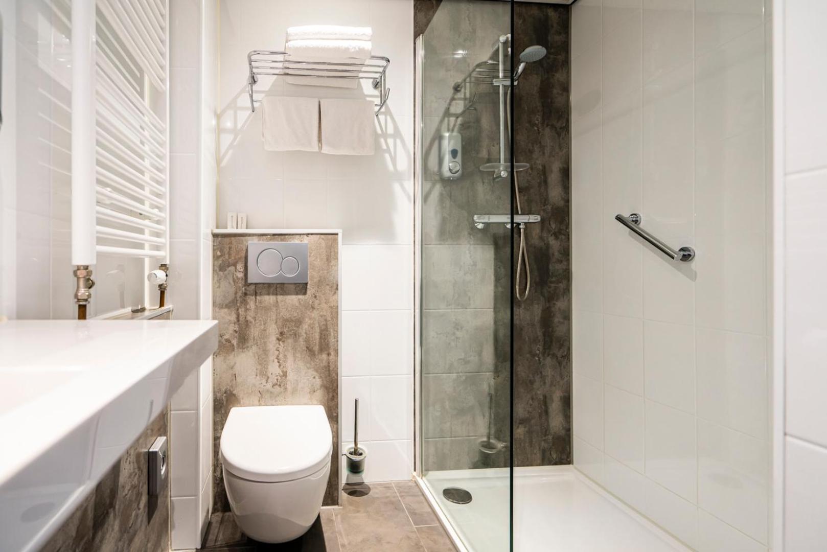 Hotel Hulst Bagian luar foto
